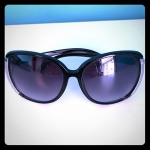 😎 Nanette Lepore Sunglasses